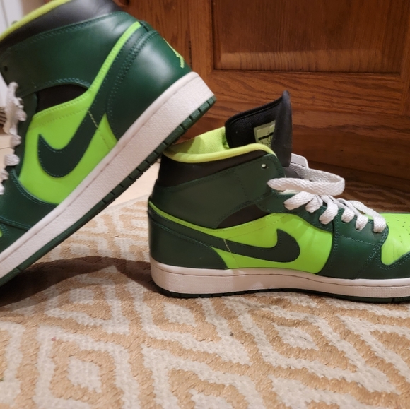 Mens Air Jordan 1 Mid dunks - Picture 5 of 6